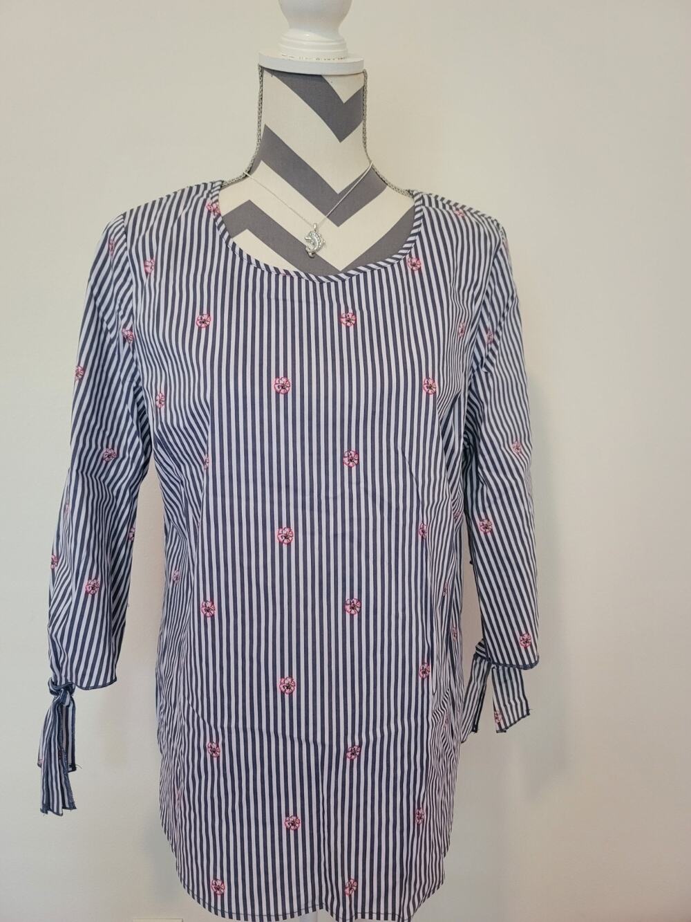 Fred David Blouse Women's Sz M Blue Striped Floral Round Neck 3/4 Sleeve Top